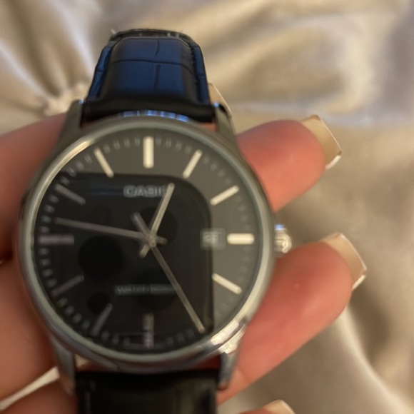 **SOLD ELSEWHERE** Casio - Silver Watch w/ Black Band - Picture 5 of 14